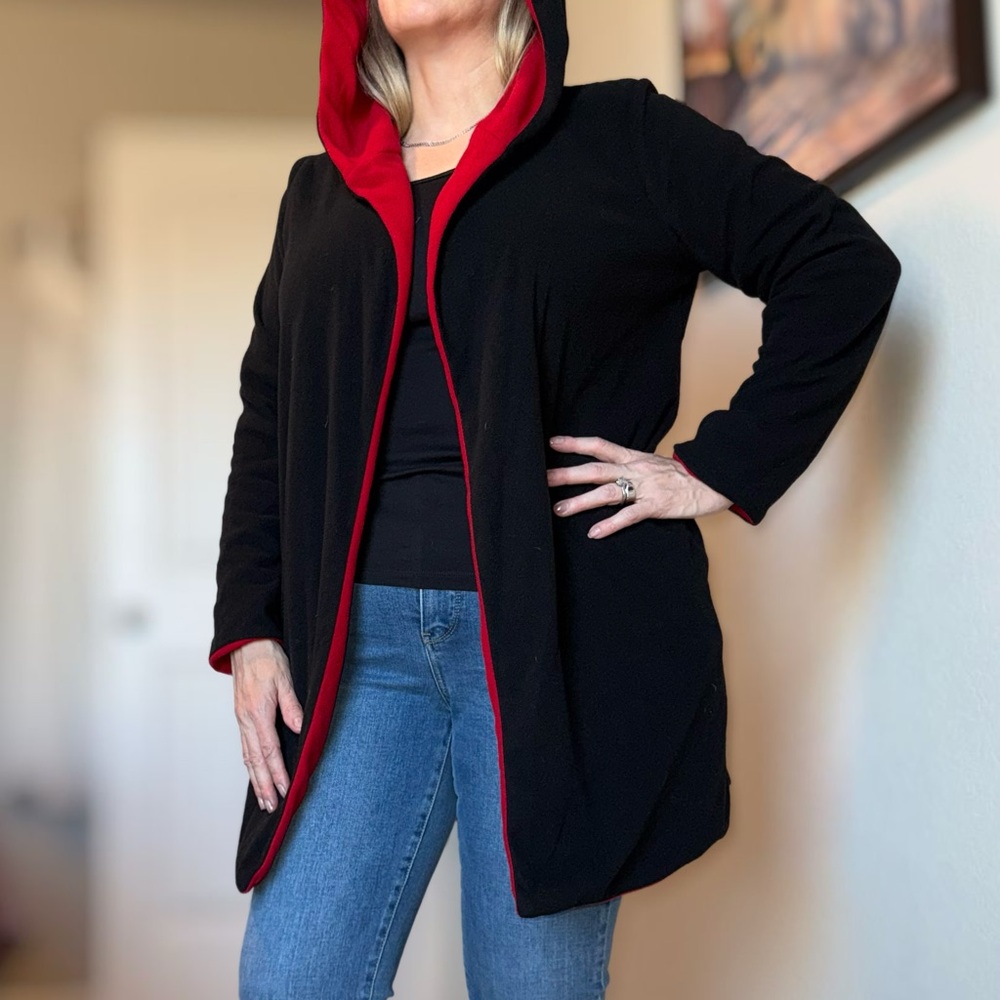 Cuddl Duds Black and Red Women's Reversible open cardigan - Picture 2 of 15